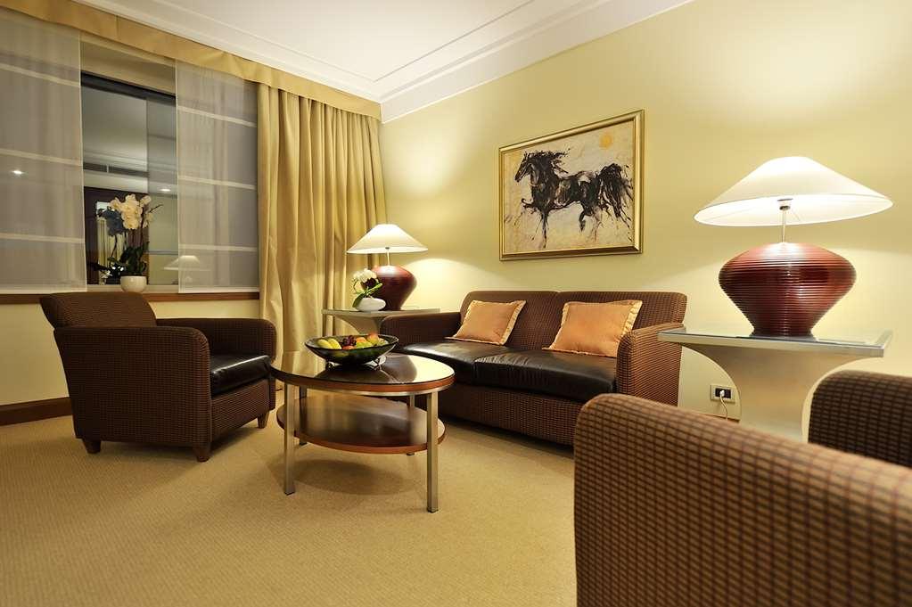 Regent Warsaw Hotel Room photo A suite at the Hotel de France