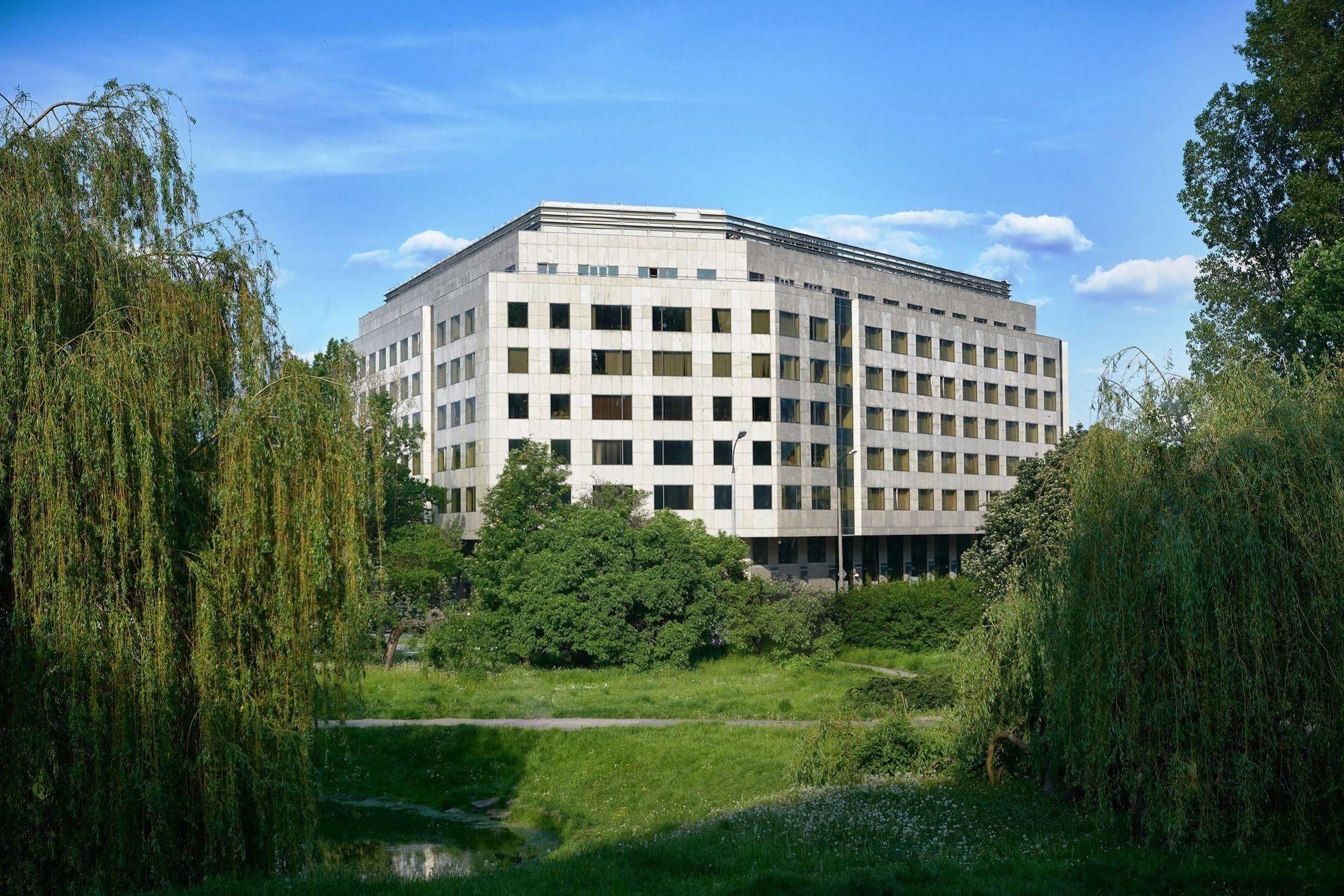 Regent Warsaw Hotel Exterior photo The new building of the University of Novi Sad